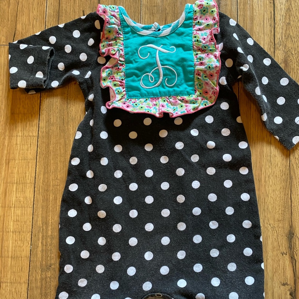 Ric Rac and Ruffles size 6/9 mo “T” monogram